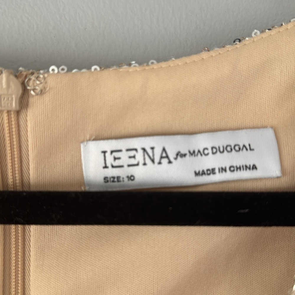 IEENA FOR MAC DUGGAL
Silver V-Neck Sequin Wrap Waist Gown size 10 - Picture 9 of 12